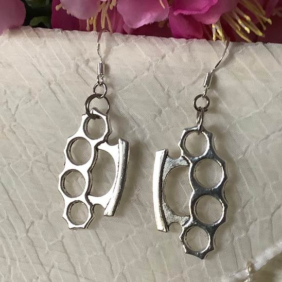 🍒 BRASS KNUCKLE EARRINGS SILVER 925 PUNK ROCK ROCKER EMO ROCKER COOL HIP - Picture 5 of 8